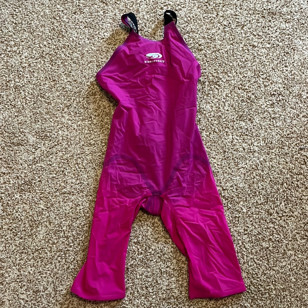 Women’s size 20 Blueseventy tech suit